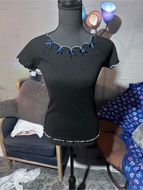 Axes Femme Black Ribbed Short-Sleeve Top with Bow Accent